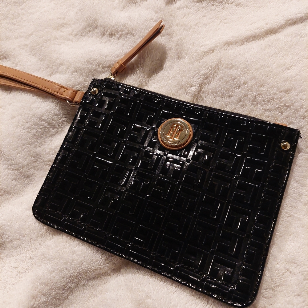 Tommy Hilfiger patent wristlet